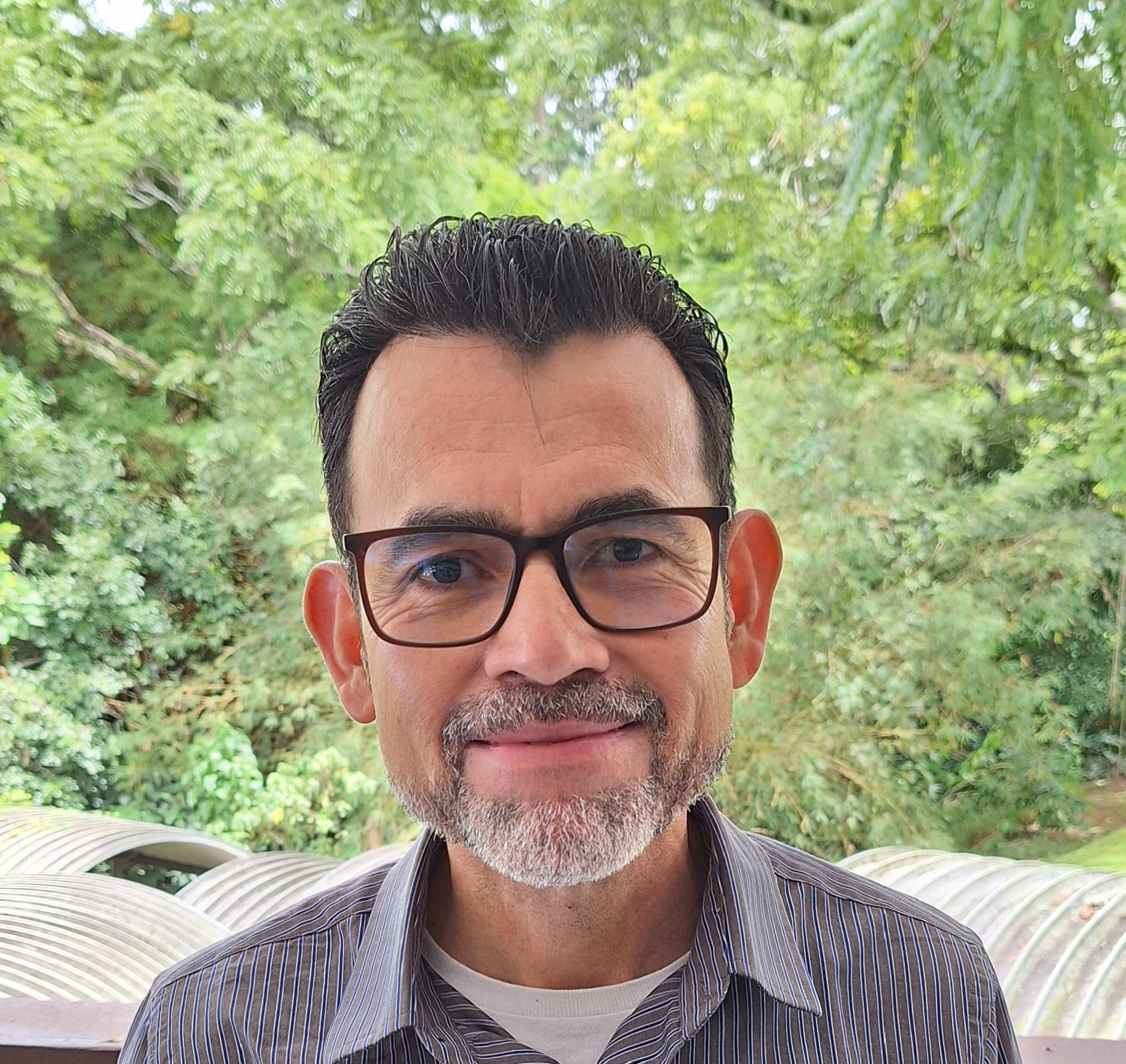 MAG. BERNARDO CASTILLO 